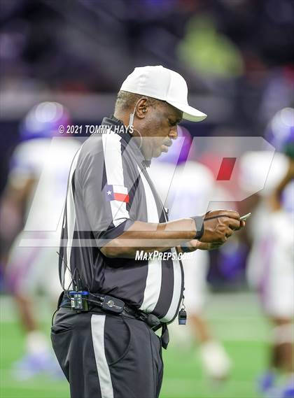 Thumbnail 1 in Spring vs. Duncanville (UIL 6A Region Playoff) photogallery.