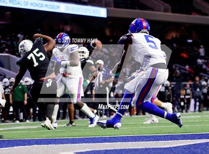 Thumbnail 1 in Spring vs. Duncanville (UIL 6A Region Playoff) photogallery.