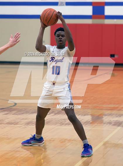 Thumbnail 3 in Royal vs Sealy photogallery.