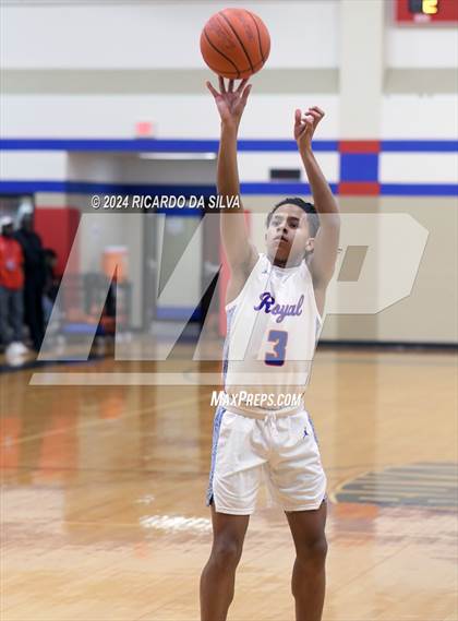 Thumbnail 3 in Royal vs Sealy photogallery.