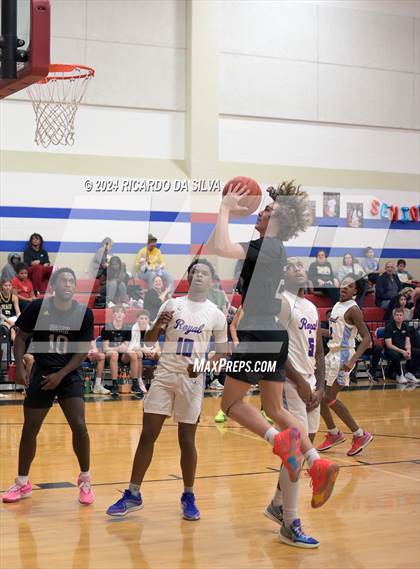 Thumbnail 1 in Royal vs Sealy photogallery.
