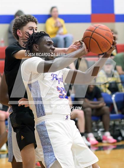 Thumbnail 2 in Royal vs Sealy photogallery.