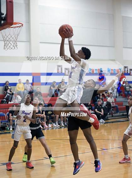 Thumbnail 3 in Royal vs Sealy photogallery.
