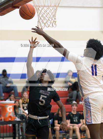 Thumbnail 1 in Royal vs Sealy photogallery.