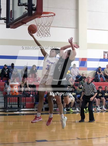 Thumbnail 2 in Royal vs Sealy photogallery.