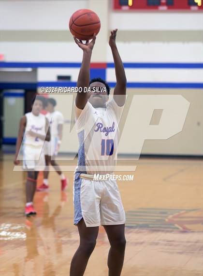 Thumbnail 1 in Royal vs Sealy photogallery.