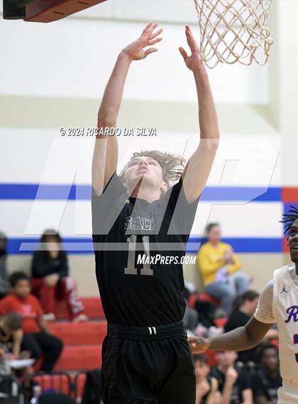 Thumbnail 3 in Royal vs Sealy photogallery.