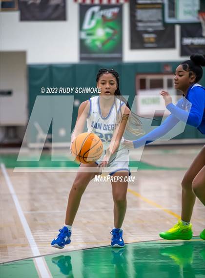Thumbnail 3 in San Diego vs. Crawford (Mlk showcase) photogallery.
