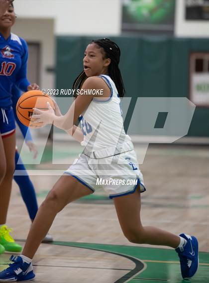 Thumbnail 3 in San Diego vs. Crawford (Mlk showcase) photogallery.