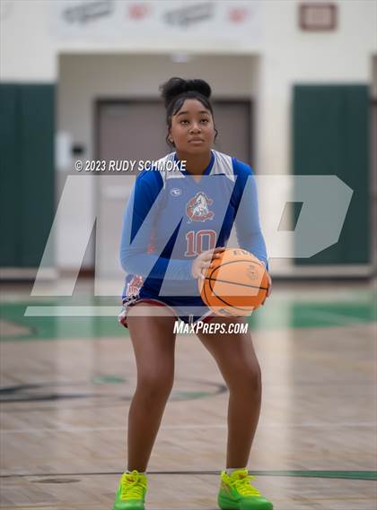 Thumbnail 2 in San Diego vs. Crawford (Mlk showcase) photogallery.