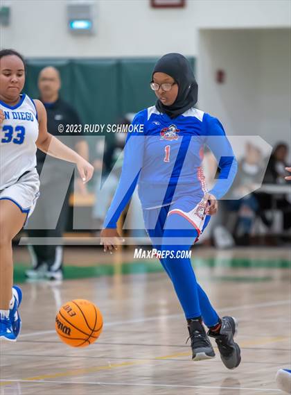 Thumbnail 2 in San Diego vs. Crawford (Mlk showcase) photogallery.
