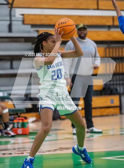 Thumbnail 2 in San Diego vs. Crawford (Mlk showcase) photogallery.