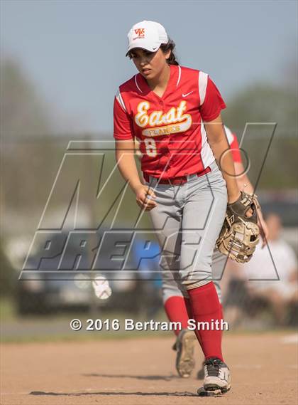Thumbnail 3 in Williamsville East vs West Seneca East (Section 6 Class A-1 Final) photogallery.