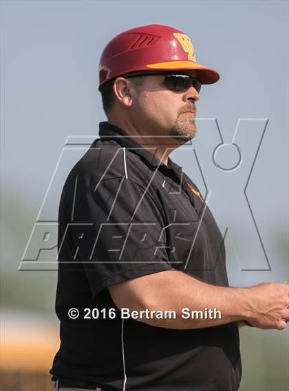 Thumbnail 3 in Williamsville East vs West Seneca East (Section 6 Class A-1 Final) photogallery.