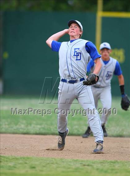 Thumbnail 3 in El Dorado vs. Oakdale (CIF SJS D4 Final) photogallery.