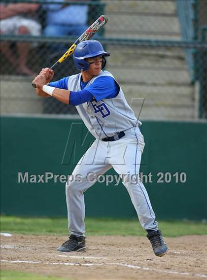 Thumbnail 3 in El Dorado vs. Oakdale (CIF SJS D4 Final) photogallery.