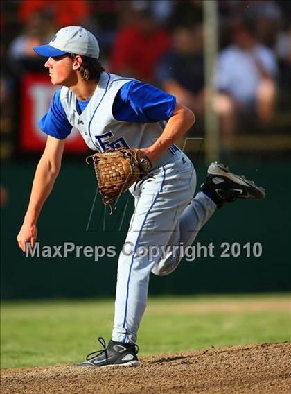 Thumbnail 1 in El Dorado vs. Oakdale (CIF SJS D4 Final) photogallery.