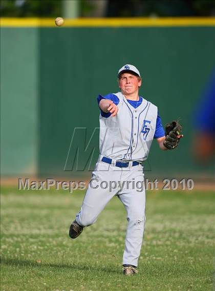 Thumbnail 3 in El Dorado vs. Oakdale (CIF SJS D4 Final) photogallery.