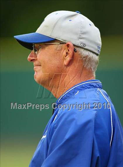 Thumbnail 1 in El Dorado vs. Oakdale (CIF SJS D4 Final) photogallery.