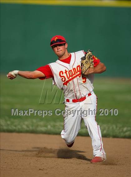 Thumbnail 2 in El Dorado vs. Oakdale (CIF SJS D4 Final) photogallery.