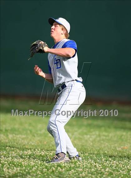 Thumbnail 2 in El Dorado vs. Oakdale (CIF SJS D4 Final) photogallery.