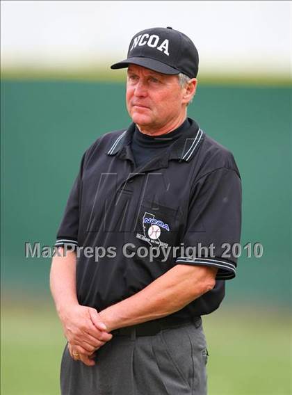 Thumbnail 3 in El Dorado vs. Oakdale (CIF SJS D4 Final) photogallery.