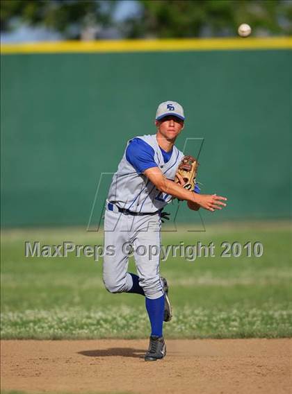 Thumbnail 3 in El Dorado vs. Oakdale (CIF SJS D4 Final) photogallery.