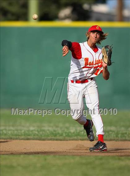 Thumbnail 3 in El Dorado vs. Oakdale (CIF SJS D4 Final) photogallery.
