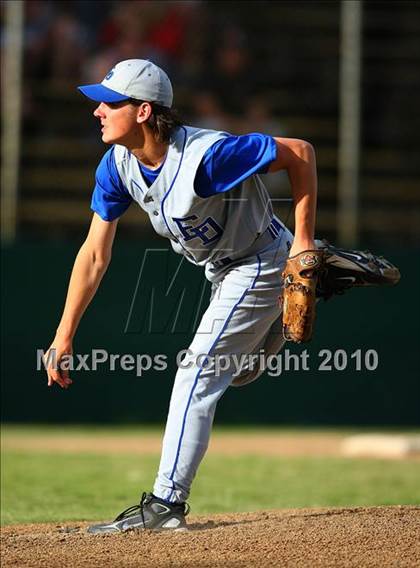 Thumbnail 2 in El Dorado vs. Oakdale (CIF SJS D4 Final) photogallery.