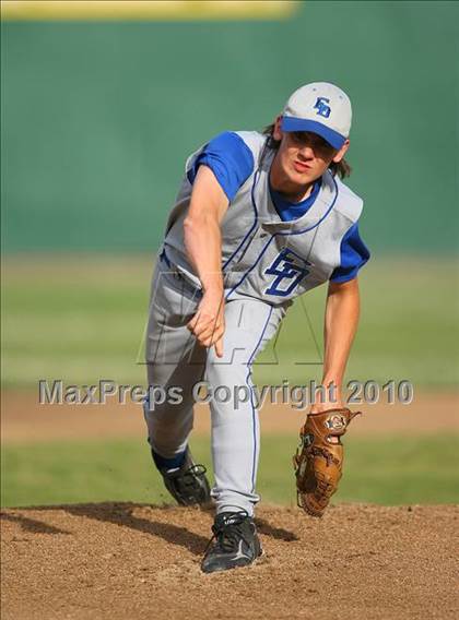 Thumbnail 3 in El Dorado vs. Oakdale (CIF SJS D4 Final) photogallery.