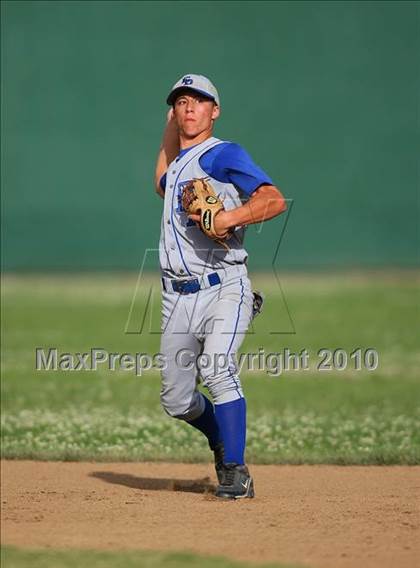 Thumbnail 1 in El Dorado vs. Oakdale (CIF SJS D4 Final) photogallery.