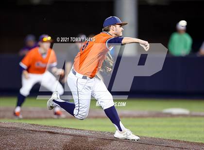 Thumbnail 3 in Hallsville vs. Wakeland (UIL 5A Region Final) photogallery.