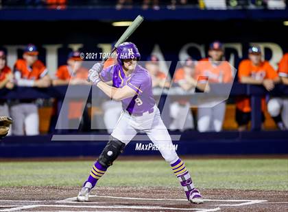 Thumbnail 3 in Hallsville vs. Wakeland (UIL 5A Region Final) photogallery.