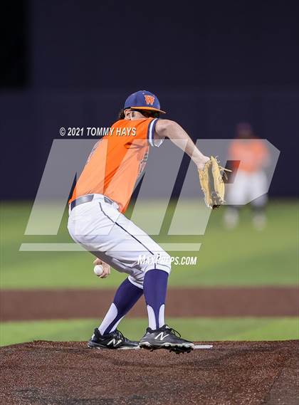 Thumbnail 2 in Hallsville vs. Wakeland (UIL 5A Region Final) photogallery.