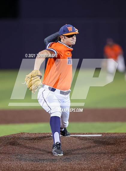 Thumbnail 3 in Hallsville vs. Wakeland (UIL 5A Region Final) photogallery.