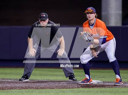 Thumbnail 2 in Hallsville vs. Wakeland (UIL 5A Region Final) photogallery.