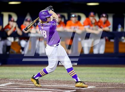 Thumbnail 3 in Hallsville vs. Wakeland (UIL 5A Region Final) photogallery.