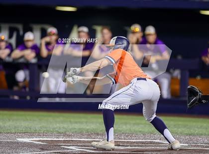 Thumbnail 3 in Hallsville vs. Wakeland (UIL 5A Region Final) photogallery.