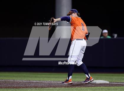 Thumbnail 3 in Hallsville vs. Wakeland (UIL 5A Region Final) photogallery.