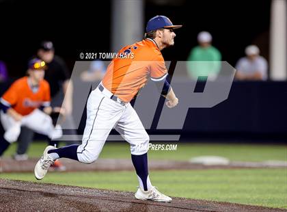 Thumbnail 3 in Hallsville vs. Wakeland (UIL 5A Region Final) photogallery.