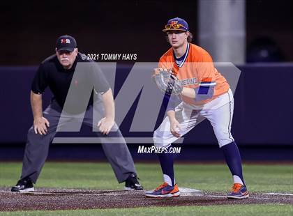 Thumbnail 1 in Hallsville vs. Wakeland (UIL 5A Region Final) photogallery.