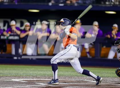 Thumbnail 2 in Hallsville vs. Wakeland (UIL 5A Region Final) photogallery.