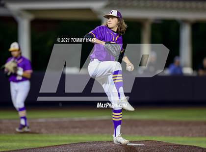 Thumbnail 2 in Hallsville vs. Wakeland (UIL 5A Region Final) photogallery.