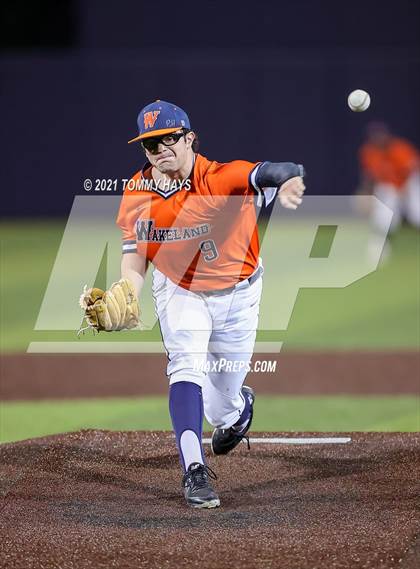 Thumbnail 3 in Hallsville vs. Wakeland (UIL 5A Region Final) photogallery.