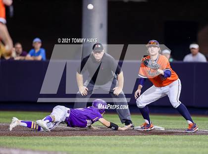 Thumbnail 3 in Hallsville vs. Wakeland (UIL 5A Region Final) photogallery.