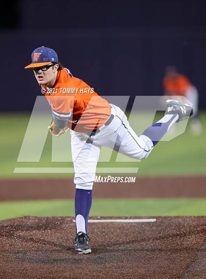 Thumbnail 3 in Hallsville vs. Wakeland (UIL 5A Region Final) photogallery.