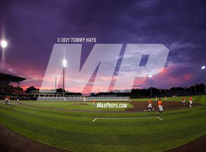 Thumbnail 1 in Hallsville vs. Wakeland (UIL 5A Region Final) photogallery.