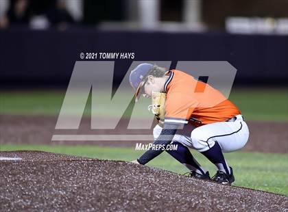 Thumbnail 1 in Hallsville vs. Wakeland (UIL 5A Region Final) photogallery.