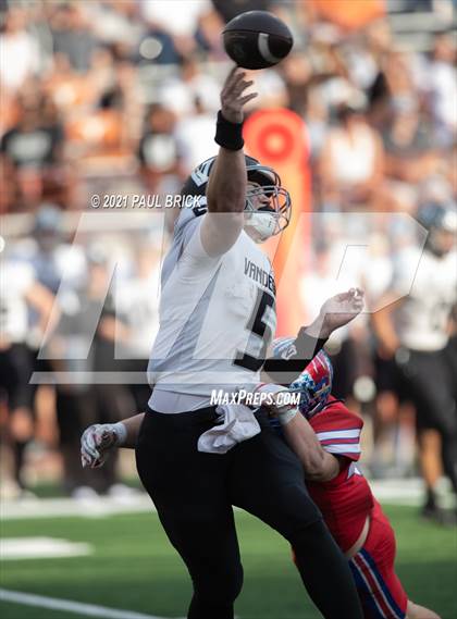 Thumbnail 2 in Westlake v Vandergrift (UIL 6A DII Region 4 Championship) photogallery.
