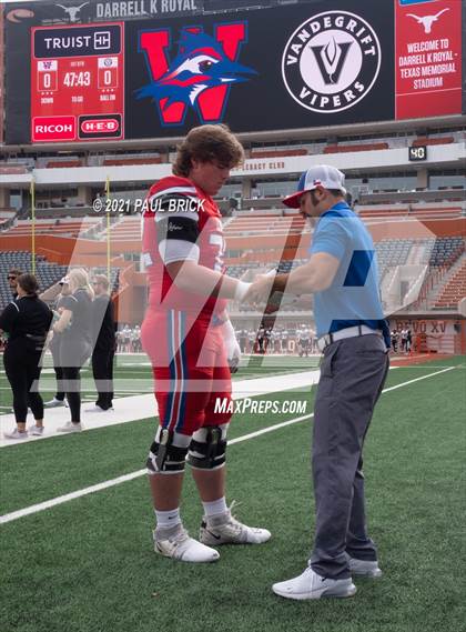 Thumbnail 1 in Westlake v Vandergrift (UIL 6A DII Region 4 Championship) photogallery.